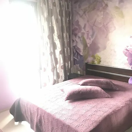 One-bedroom In Apartment